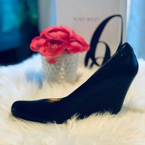 Nine West Smooch Closed Toe Heel Wedges NEW